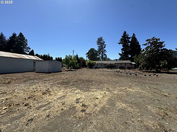 2nd image of 166 Peacock Ln