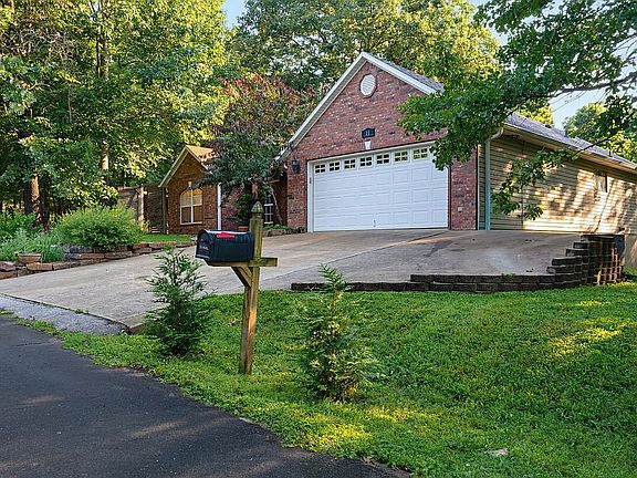 2nd image of 11 Cresswell Ln