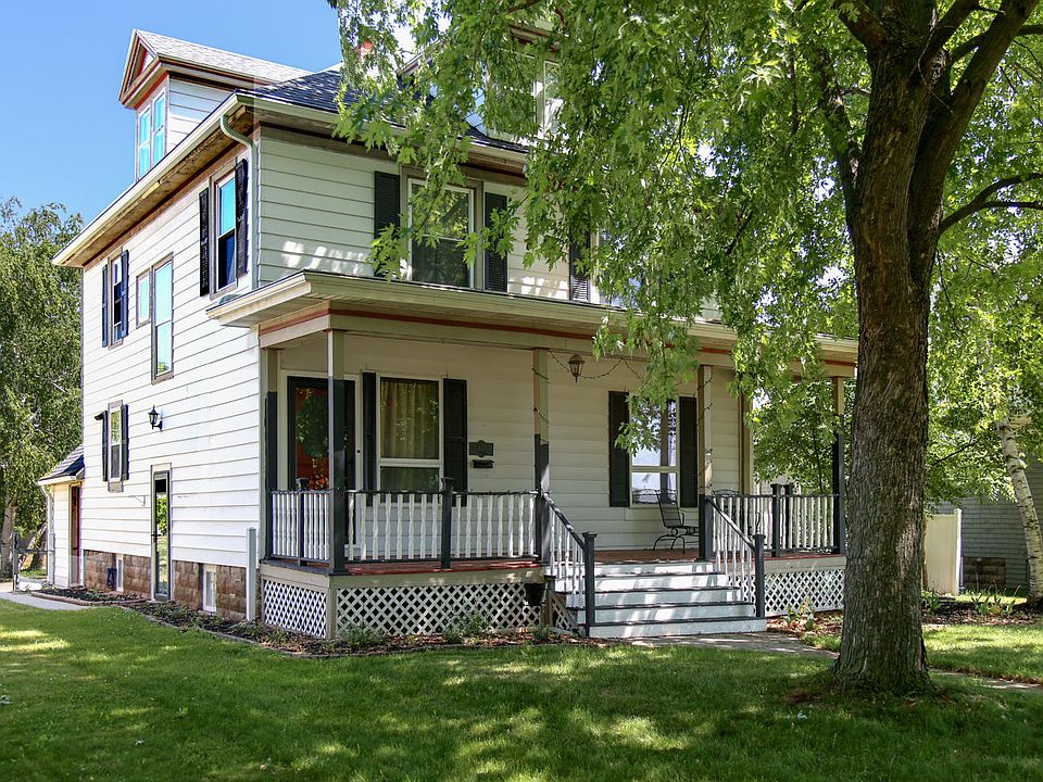 1st image of 128 Eastman St
