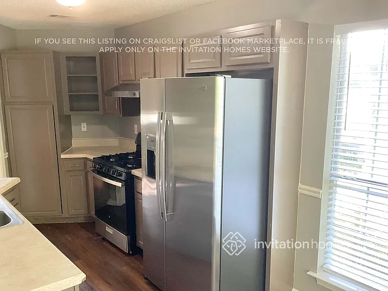 1131 Collyns Ct — Photo 7