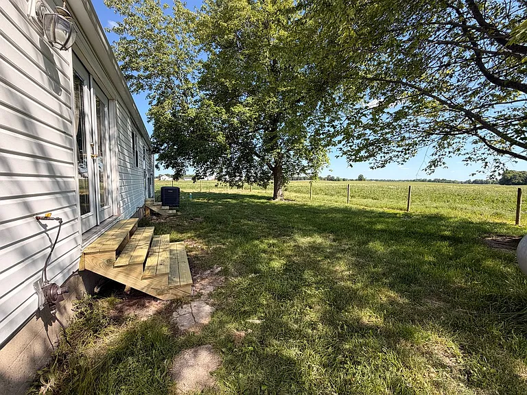 1405 Highway 150 NE — Photo 4