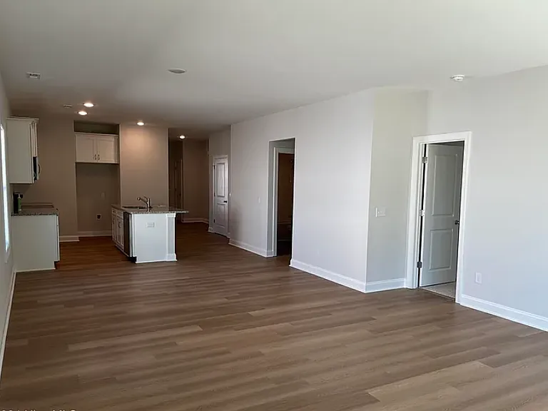 836 Bertwood Rd SW — Photo 3