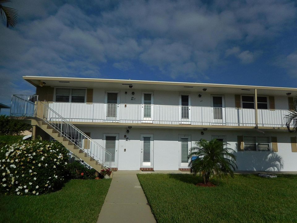 1st image of 1115 S Lake Terrace #202