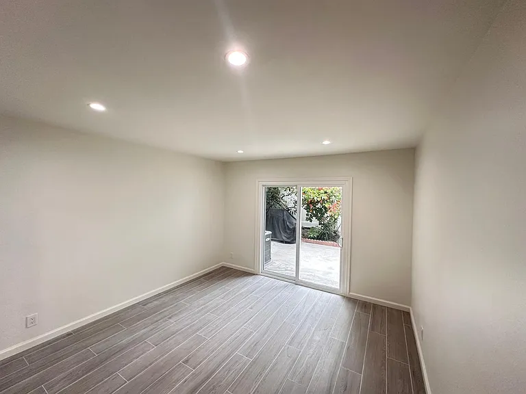 1916 Selby Ave #2 — Photo 17