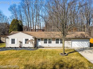 53225 Luann Dr, Shelby Township, MI 48316