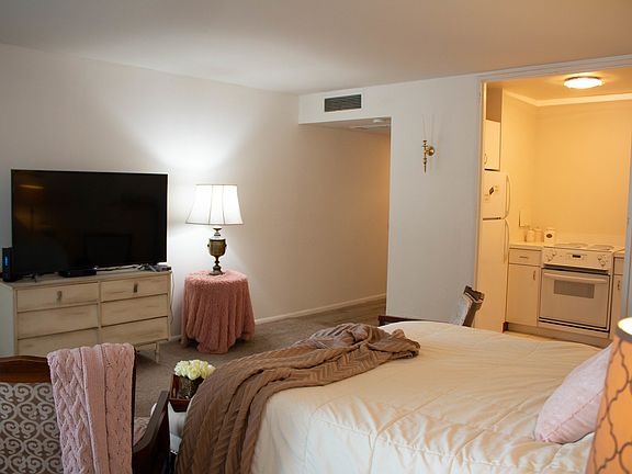 3rd image of 260 E Chestnut St APT 409