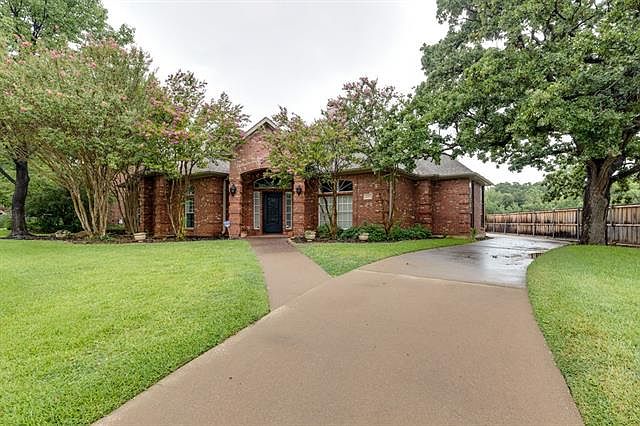 1st image of 2802 Live Oak Dr