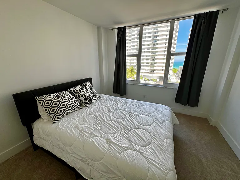 5600 Collins Ave #7W — Photo 11