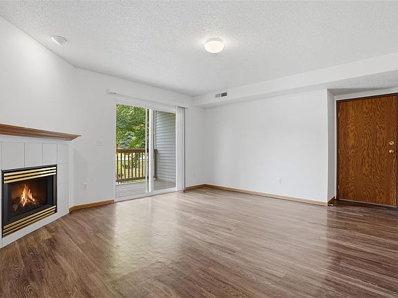 4th image of 143 S Scott Blvd