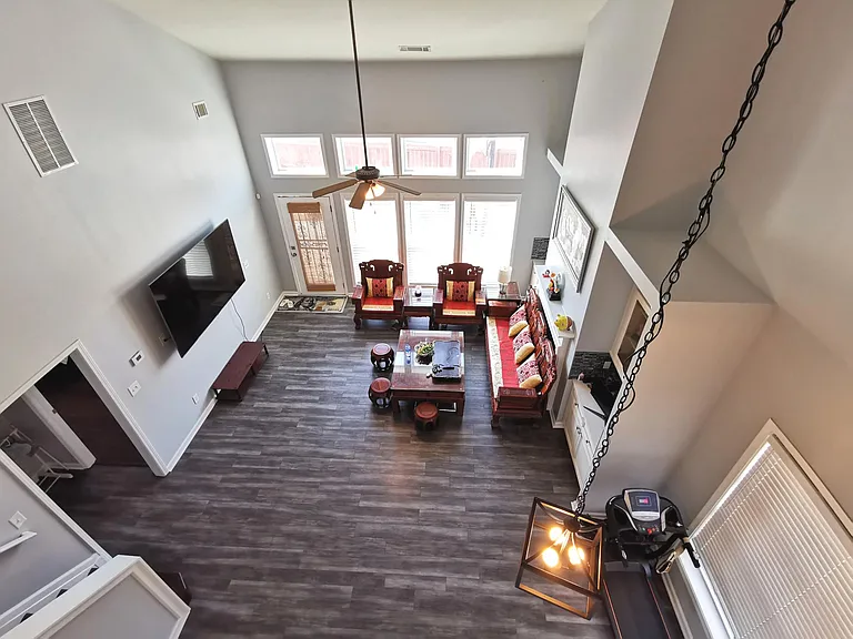 1913 Executive Dr — Photo 31