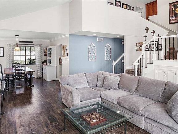 4th image of 22945 Beech Creek Cir
