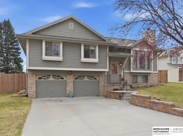 7904 Aspen Ct, La Vista, NE 68128