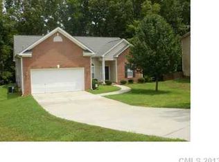 2205 Golden Larch Ln, Waxhaw, NC 28173