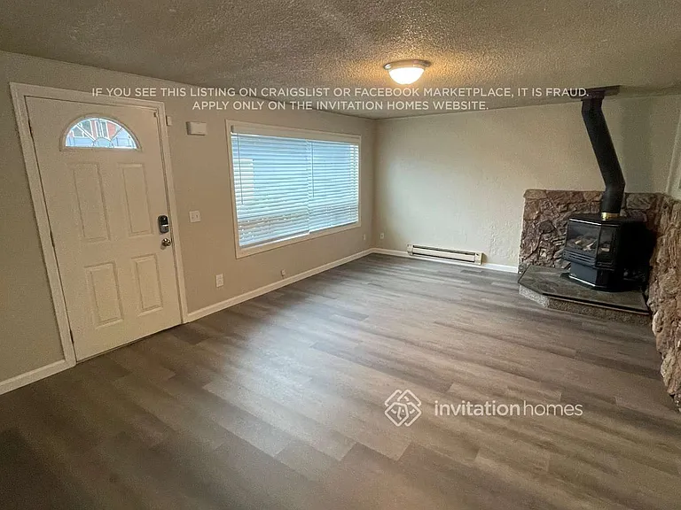 1425 63rd St SE — Photo 3