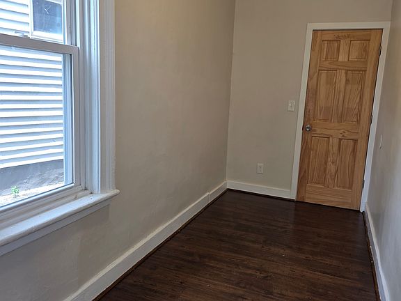 4th image of 75 2nd Ave APT 1