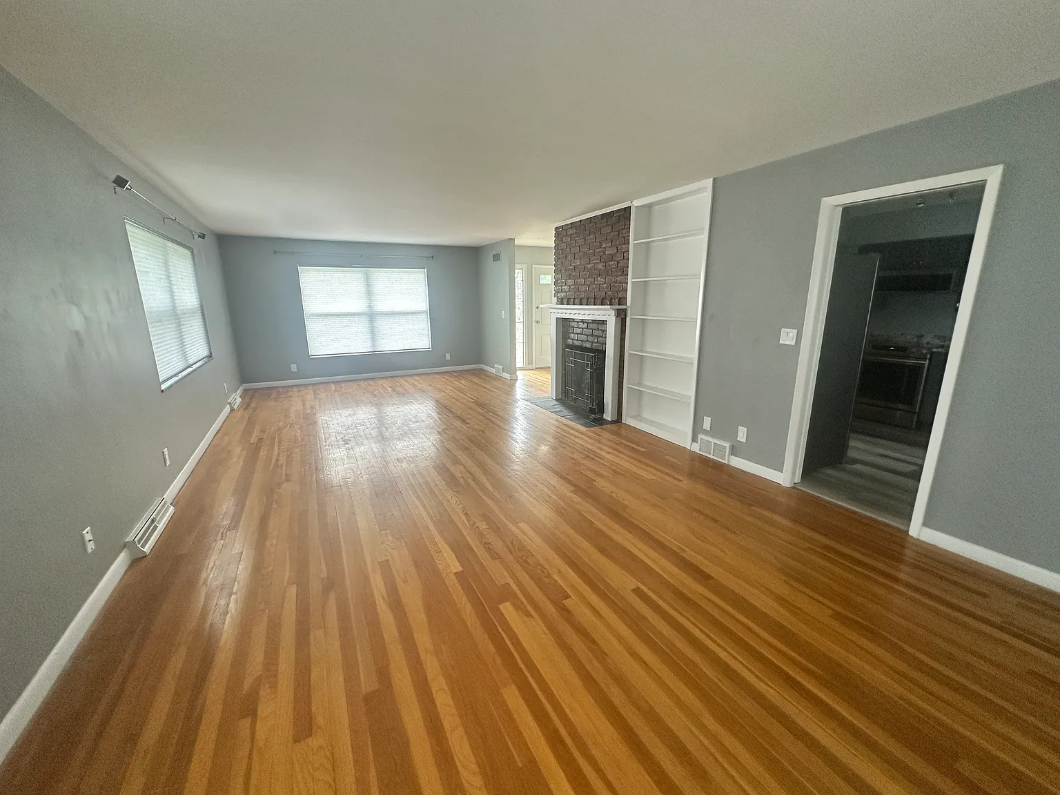 3 bed, 2.5 bath, 1738 sqft, $2,500 — Photo 4
