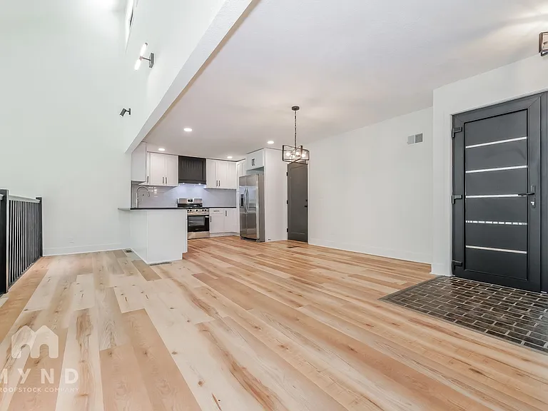 527 Lancelot Dr — Photo 12