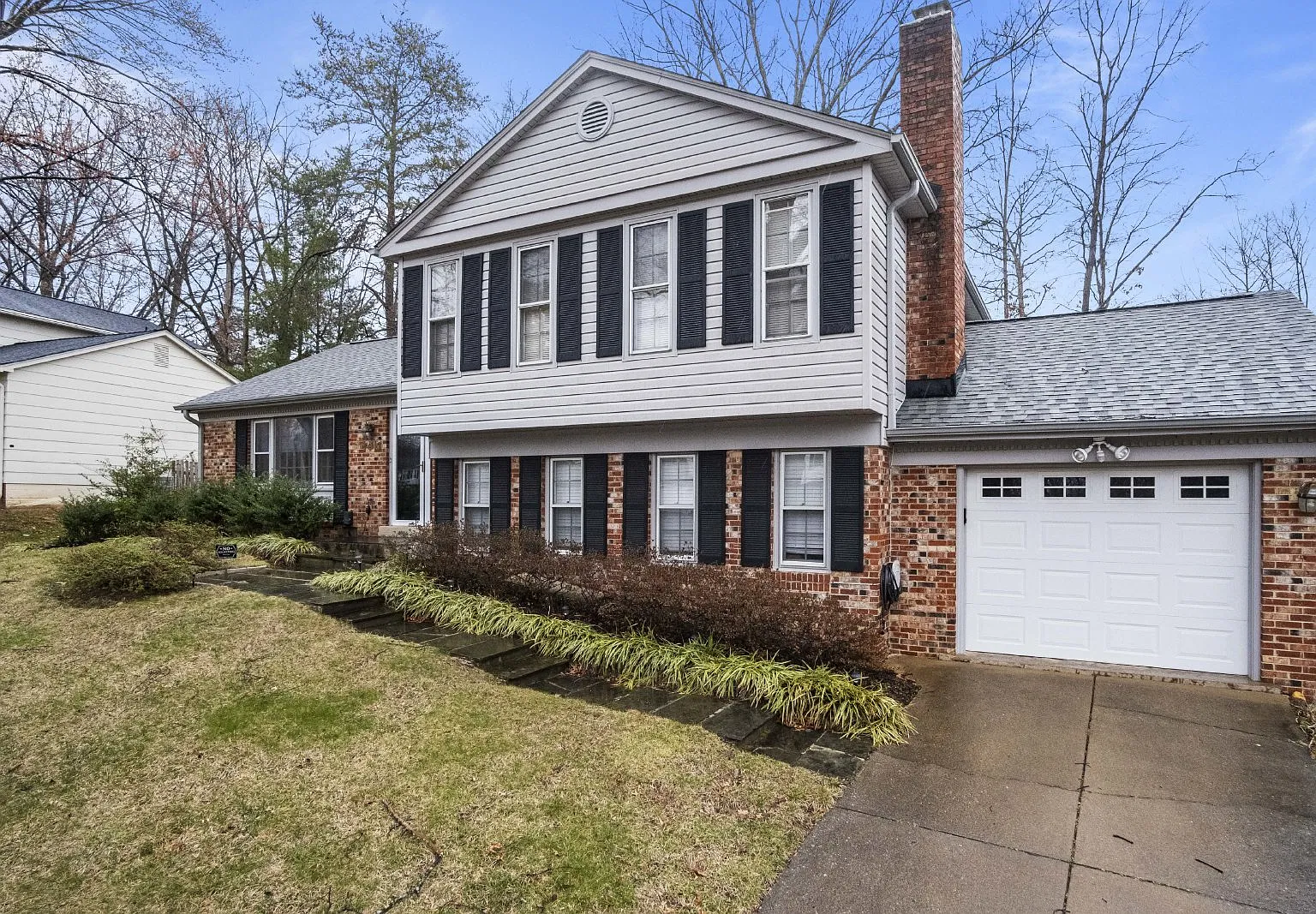 5 bed, 3.0 bath, 1406 sqft, $4,200 — Photo 1