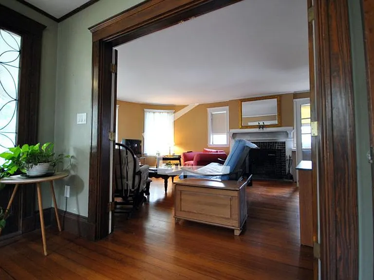 11 Burton St #9 — Photo 2