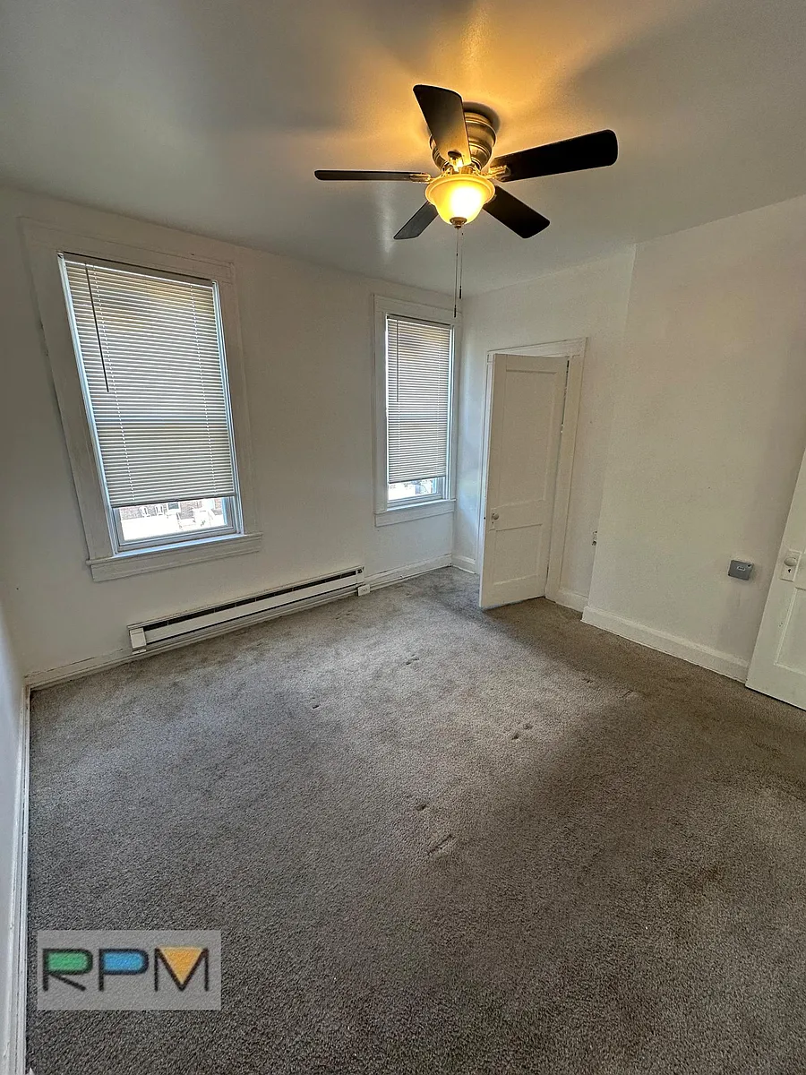Building Photo - 2881 Pelham Ave #A