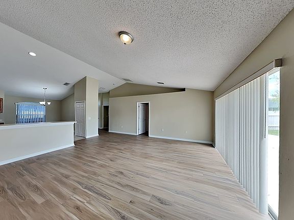4th image of 1038 Dudley Dr
