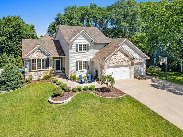 1289 Bucher Ave, Shoreview, MN 55126