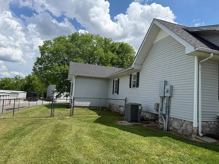 6112 Old Nashville Rd — Photo 15