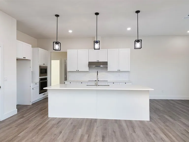 2722 Eastridge Blvd — Photo 8