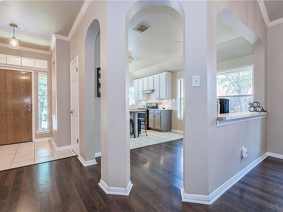 3rd image of 2807 Pioneer Way