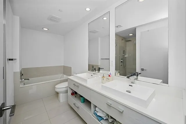55 SW 9th St #3506 — Photo 3