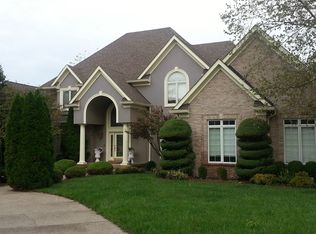 12018 Hunting Crest Dr, Prospect, KY 40059