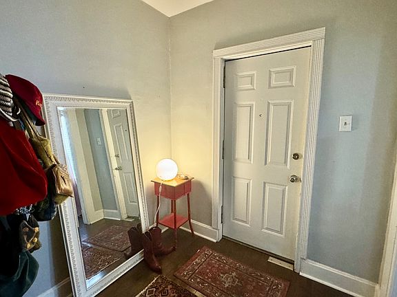 2nd image of 2552 N Southport Ave APT 2R