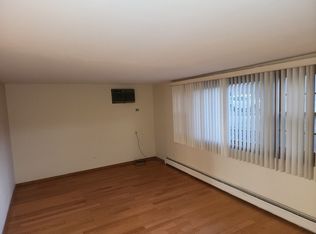 4605 Grove Ave APT 2, Brookfield, IL 60513