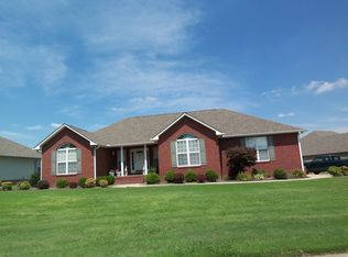 900 Twin Oaks St, Dyersburg, TN 38024