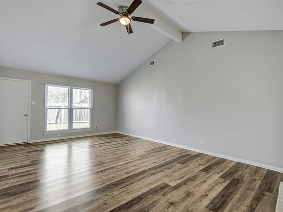 3rd image of 6626 Sandswept Ln