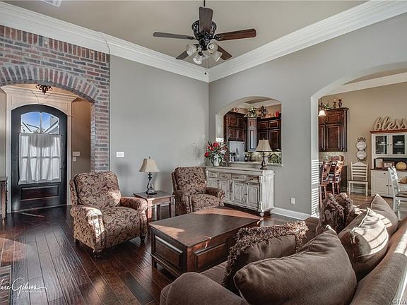 5th image of 679 Dumaine Dr