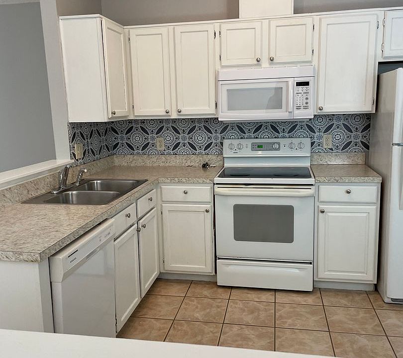 1st image of 3000 Weymouth Ct