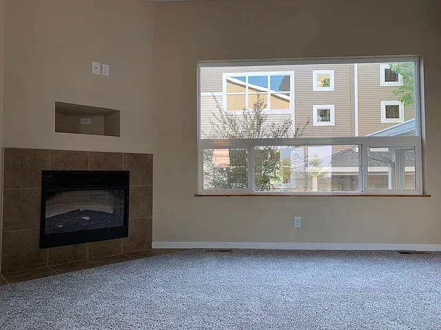 301 SE 11th St #105 — Photo 5