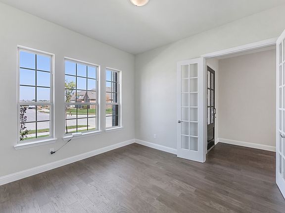 4th image of 3602 Thomas Earl Way
