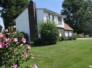 35 Book Ln, Jacksonville, IL 62650