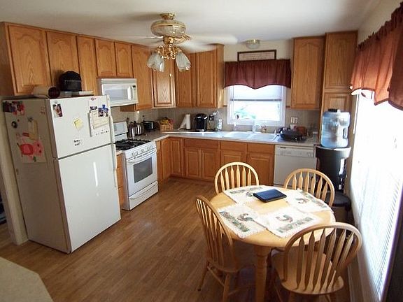 3rd image of 19442 W Hoag Ct