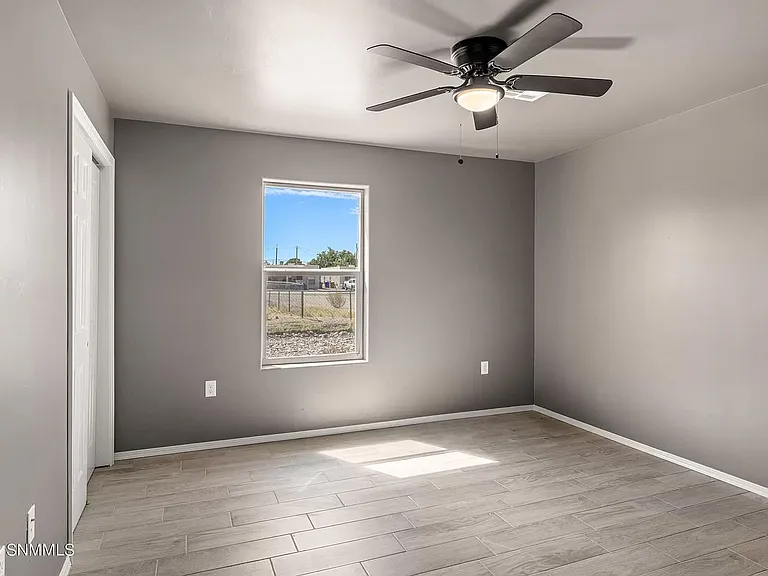 649 N Espina St — Photo 3