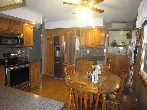 5th image of 1234 Ainsworth St