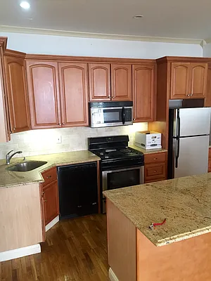 Rented by Bezell Group | media 3