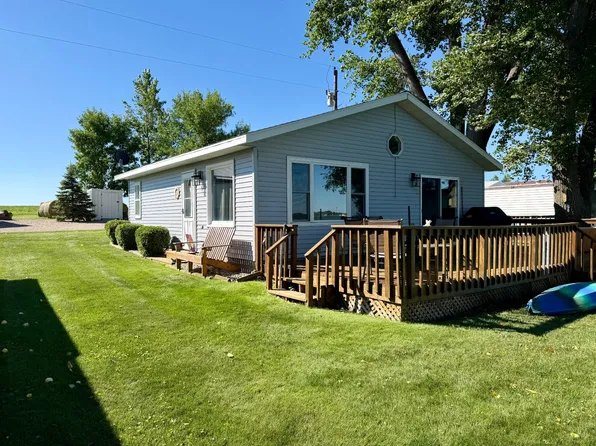 4301 S Lakeshore Dr, Wishek, ND 58495