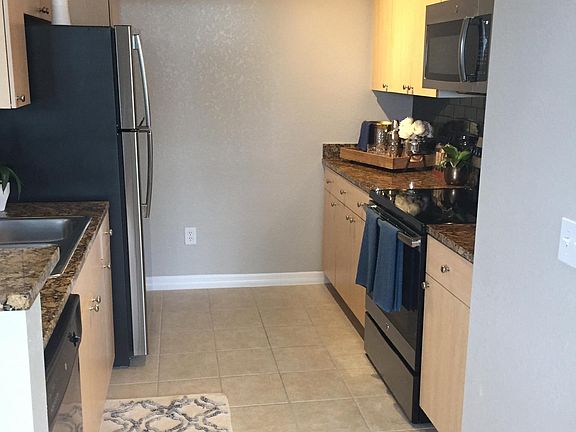 3rd image of 1733 Lakemont Ave APT 103