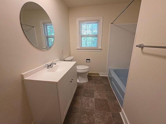 4th image of 318 Jasper Ln