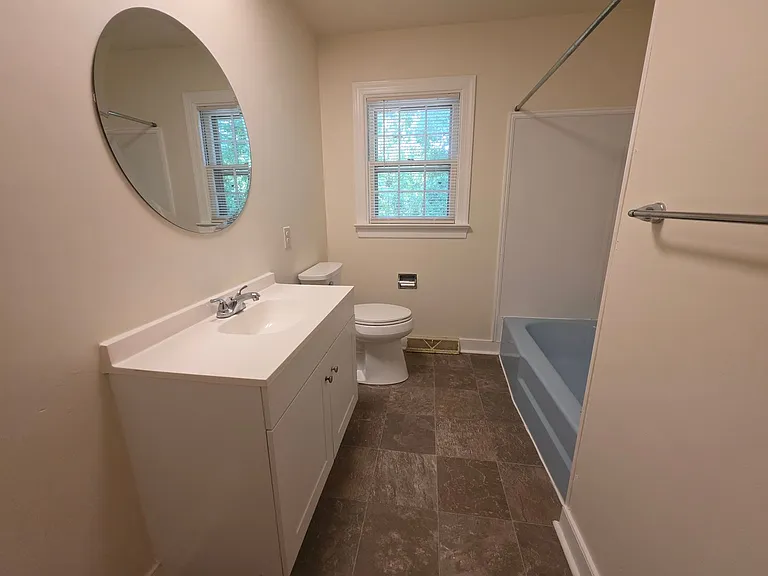 318 Jasper Ln — Photo 4