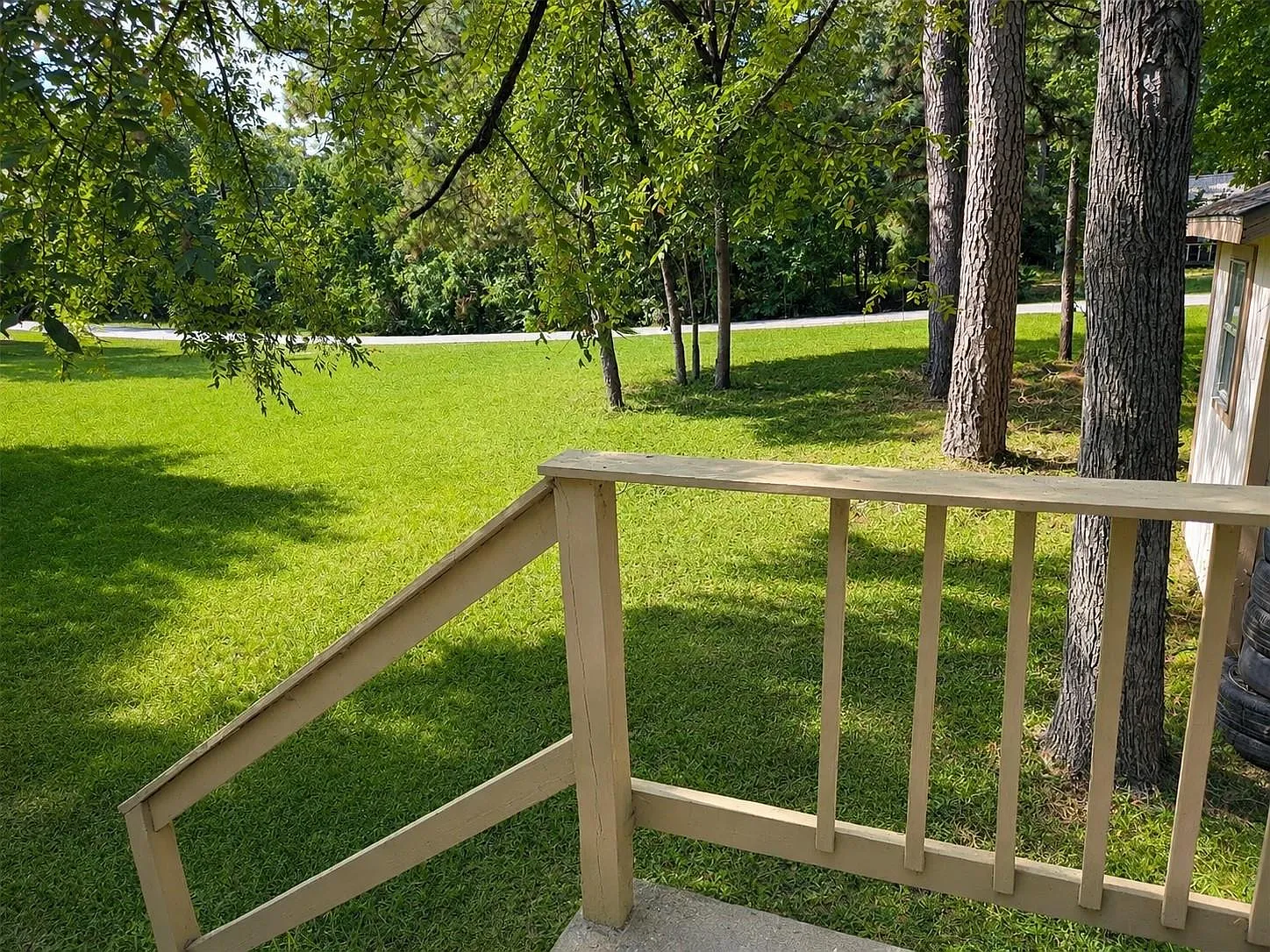 3 bed, 2.0 bath, 1176 sqft, $1,200 — Photo 2