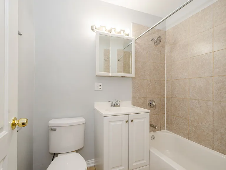7616 N Marshfield Ave — Photo 6